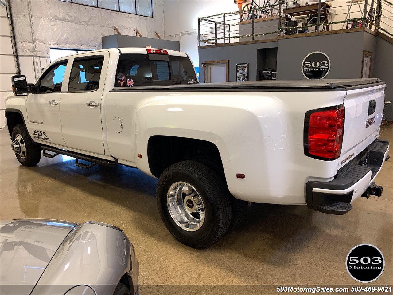 2019 GMC Sierra 3500 Denali Dually DRW   - Photo 33 - Beaverton, OR 97005