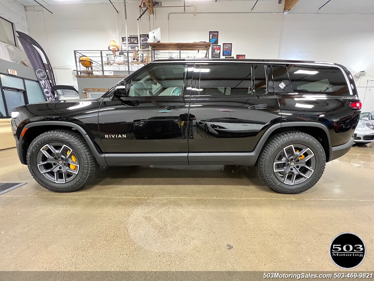 2022 Rivian R1S Launch Edition  MIDNIGHT/ASH - Photo 53 - Beaverton, OR 97005