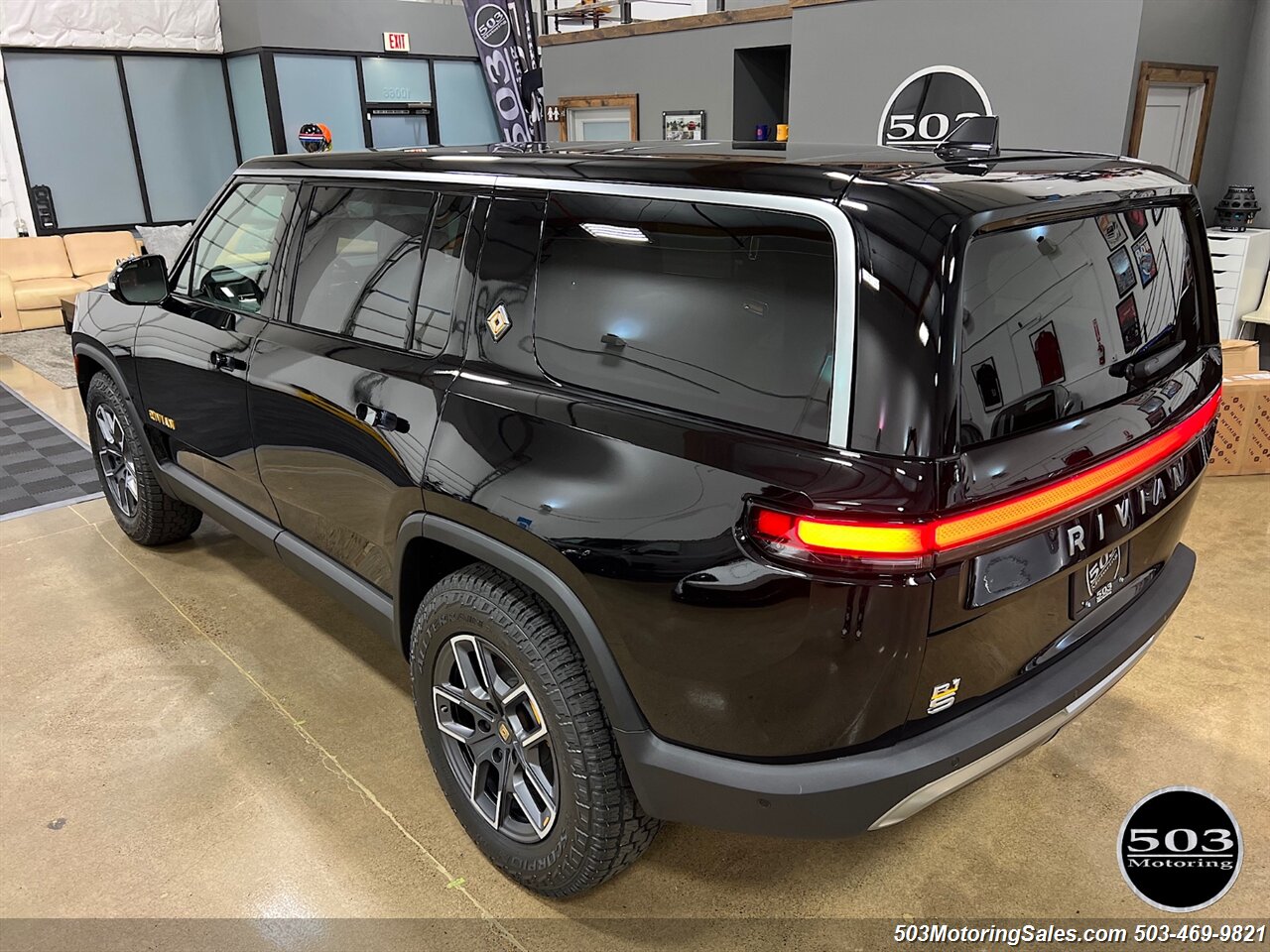 2022 Rivian R1S Launch Edition  MIDNIGHT/ASH - Photo 43 - Beaverton, OR 97005