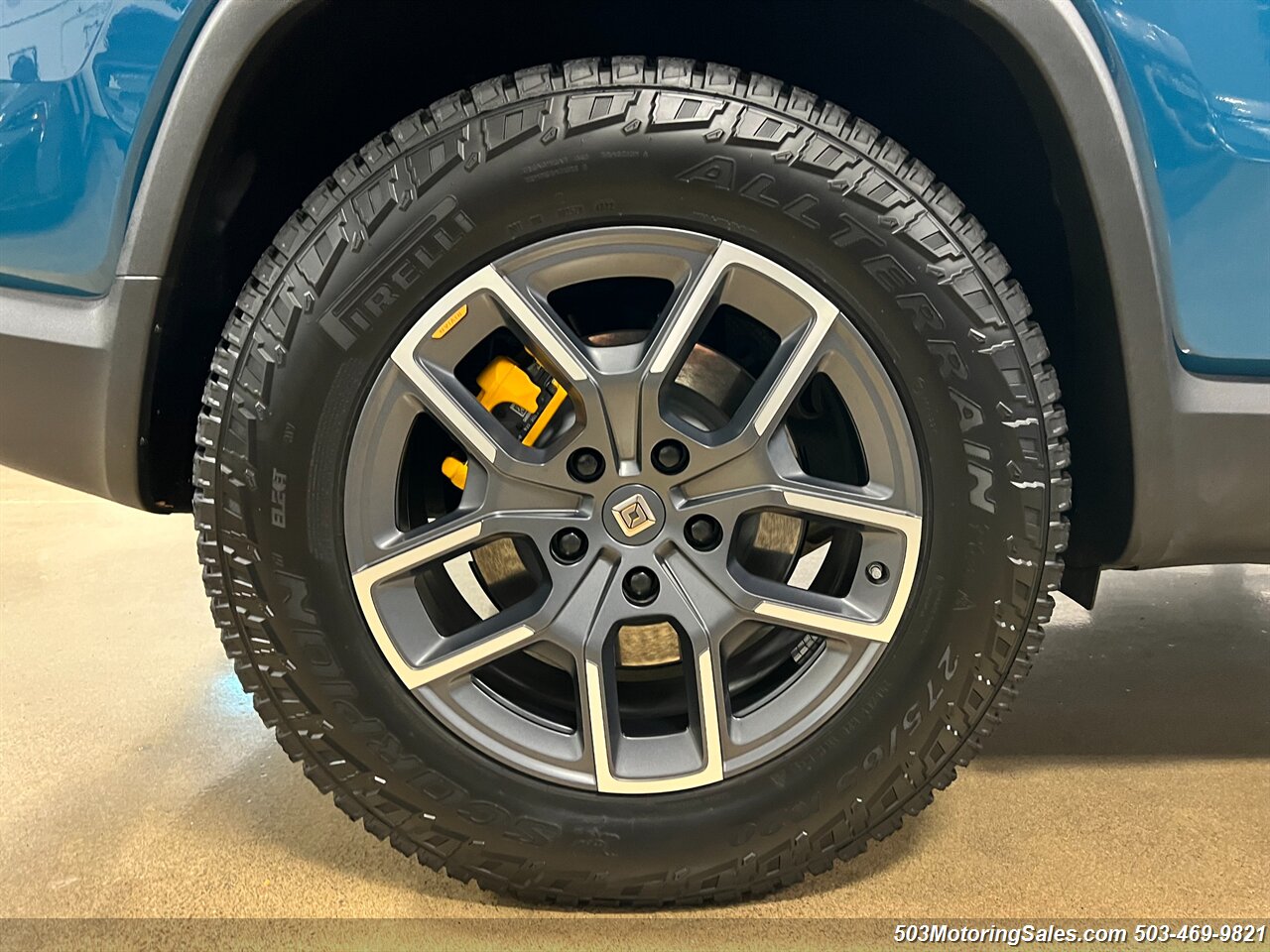 2023 Rivian R1S Adventure   - Photo 17 - Beaverton, OR 97005