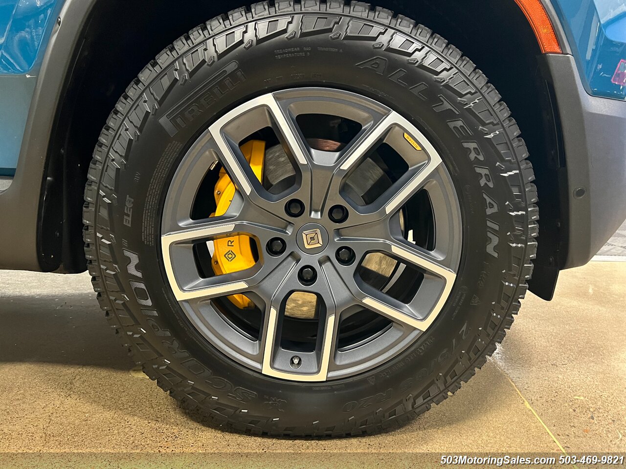 2023 Rivian R1S Adventure   - Photo 11 - Beaverton, OR 97005