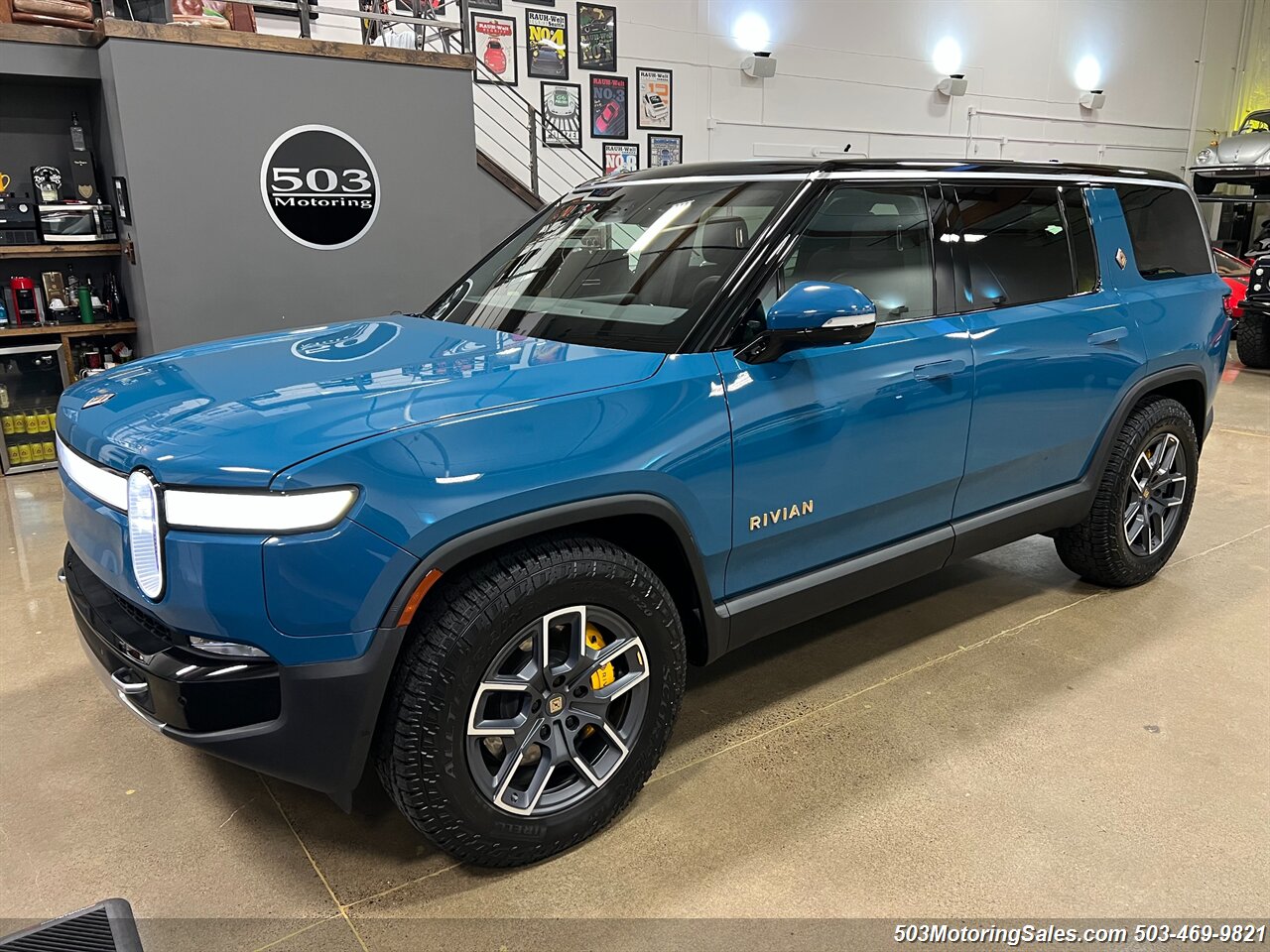 2023 Rivian R1S Adventure   - Photo 1 - Beaverton, OR 97005