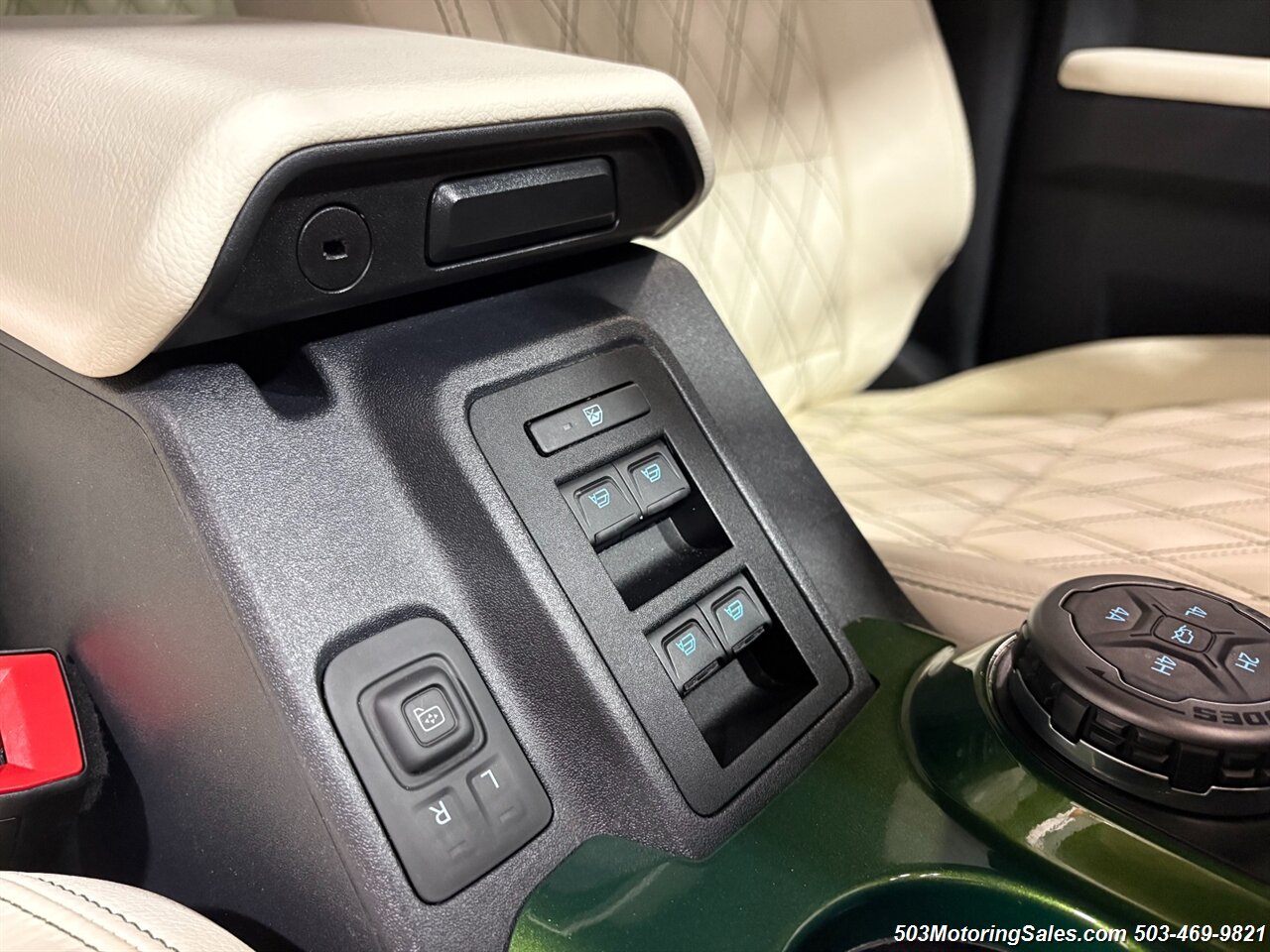 2022 Ford Bronco WildTrak- Retro Build   - Photo 38 - Beaverton, OR 97005