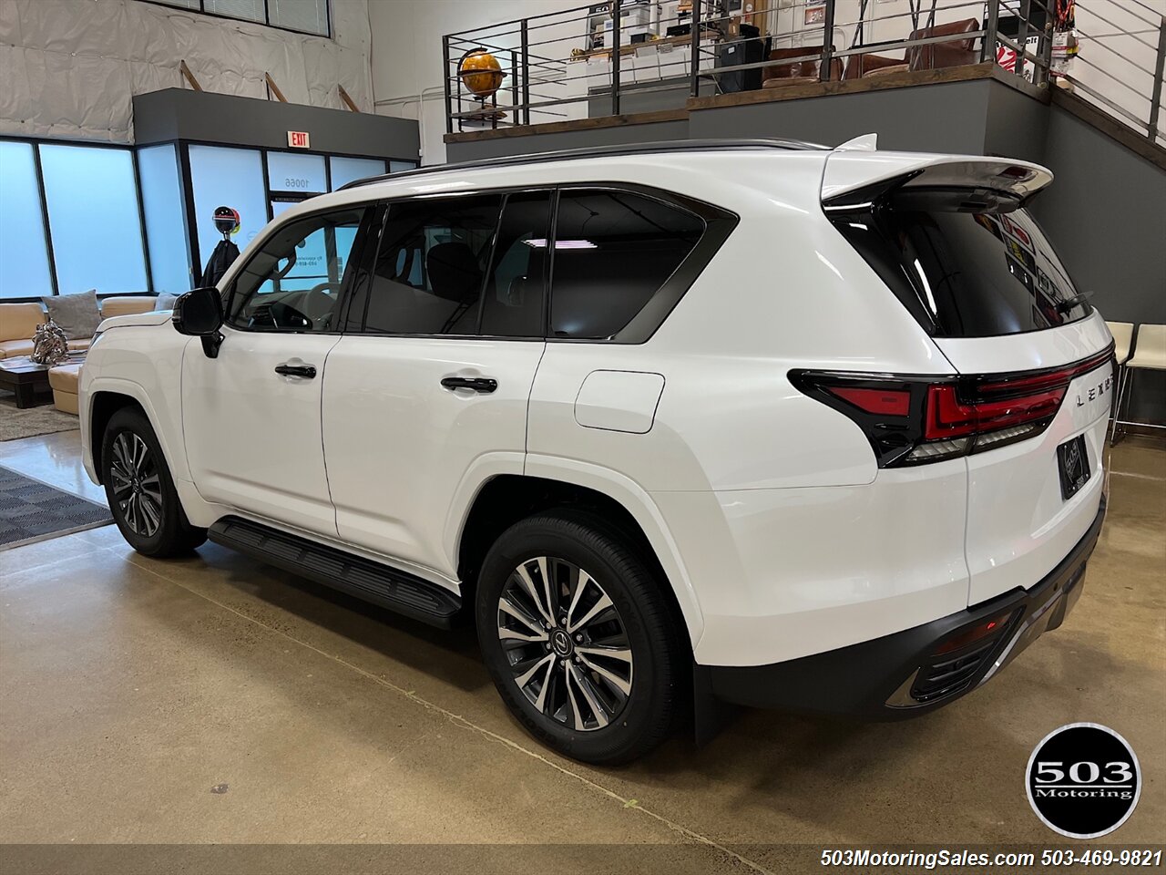 2022 Lexus LX 600 Premium   - Photo 39 - Beaverton, OR 97005