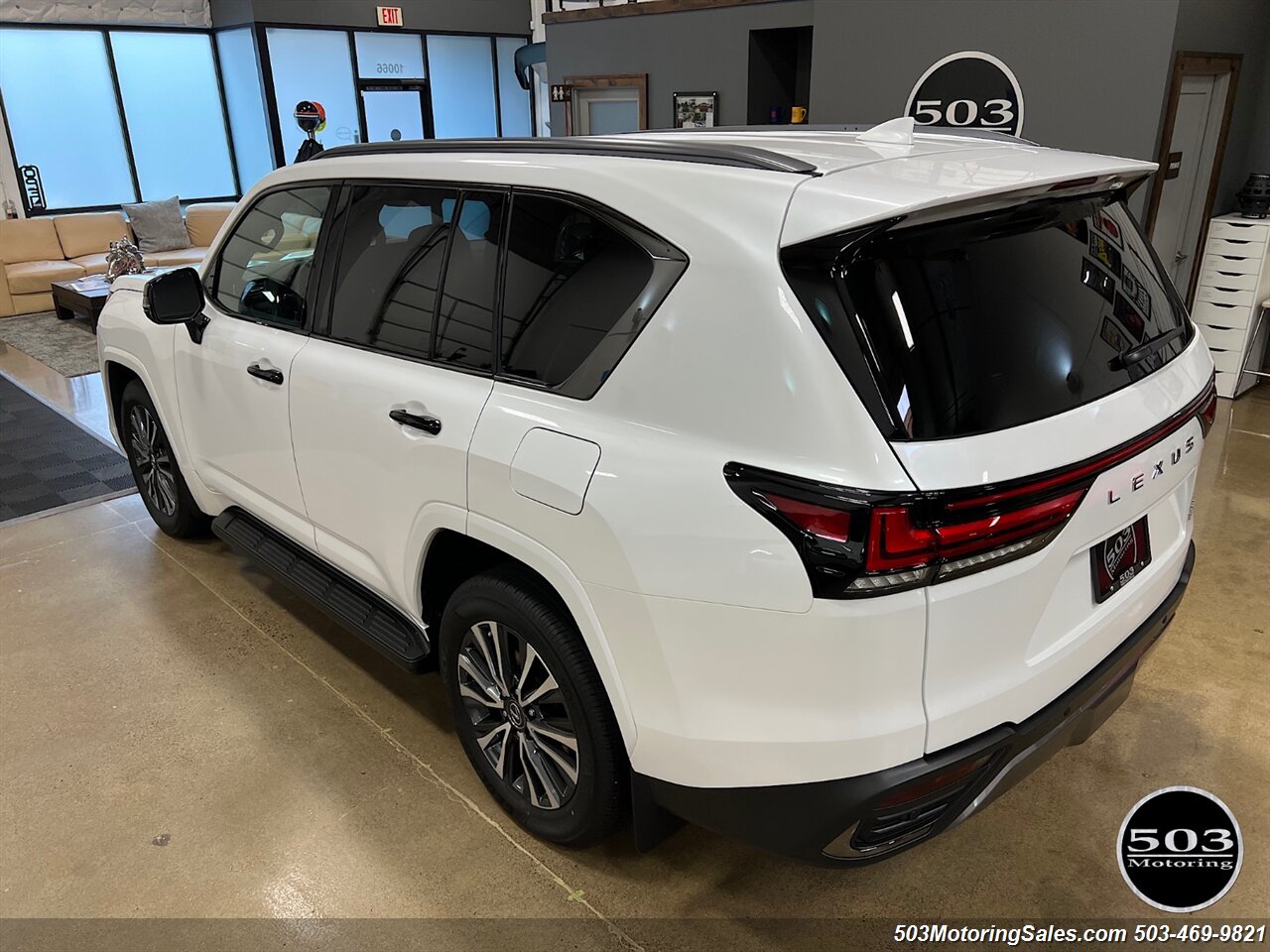 2022 Lexus LX 600 Premium   - Photo 37 - Beaverton, OR 97005