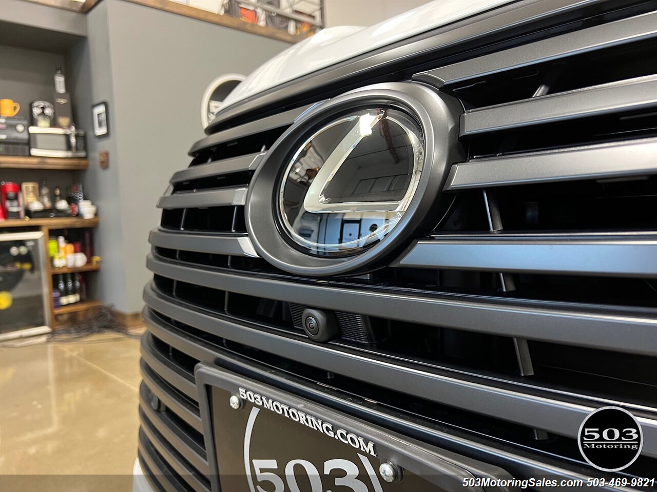 2022 Lexus LX 600 Premium   - Photo 16 - Beaverton, OR 97005