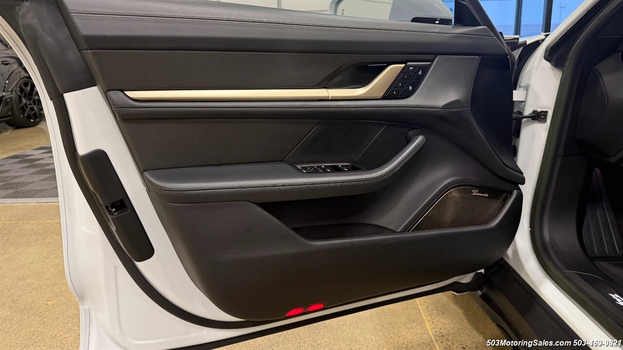 2022 Porsche Taycan Turbo S Cross Turismo   - Photo 40 - Beaverton, OR 97005