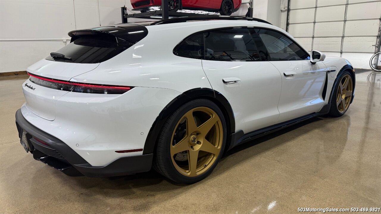 2022 Porsche Taycan Turbo S Cross Turismo   - Photo 2 - Beaverton, OR 97005