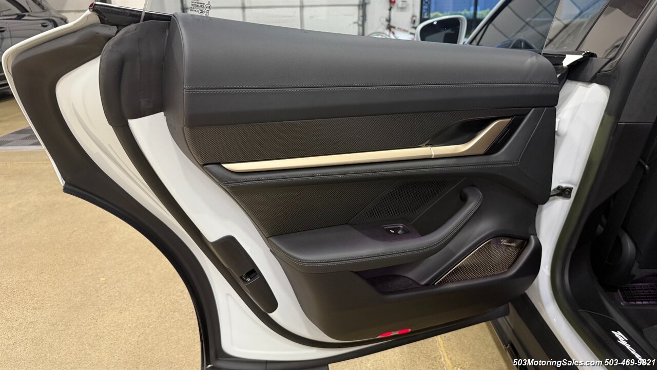 2022 Porsche Taycan Turbo S Cross Turismo   - Photo 66 - Beaverton, OR 97005