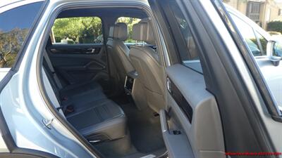 2021 Porsche Cayenne S   - Photo 35 - South San Francisco, CA 94080