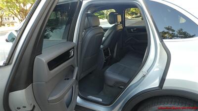 2021 Porsche Cayenne S   - Photo 36 - South San Francisco, CA 94080