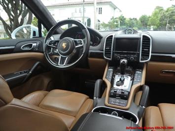 2015 Porsche Cayenne Turbo   - Photo 11 - South San Francisco, CA 94080