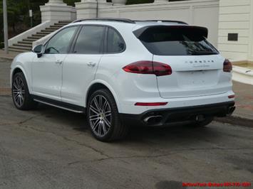 2015 Porsche Cayenne Turbo   - Photo 5 - South San Francisco, CA 94080