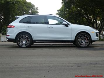 2015 Porsche Cayenne Turbo   - Photo 2 - South San Francisco, CA 94080