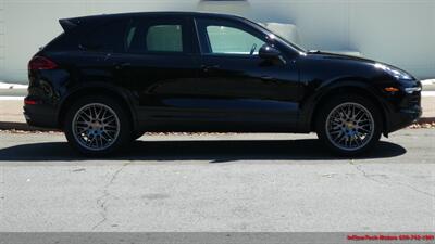 2017 Porsche Cayenne PLATINUM   - Photo 2 - South San Francisco, CA 94080