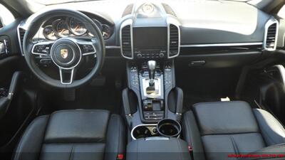 2017 Porsche Cayenne PLATINUM   - Photo 11 - South San Francisco, CA 94080