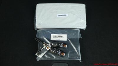 2022 Porsche Macan   - Photo 86 - South San Francisco, CA 94080