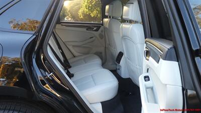 2022 Porsche Macan   - Photo 30 - South San Francisco, CA 94080