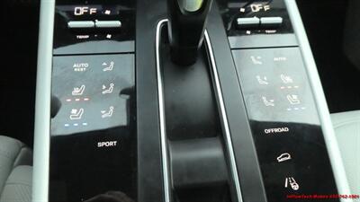 2022 Porsche Macan   - Photo 66 - South San Francisco, CA 94080