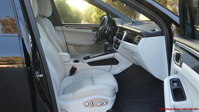2022 Porsche Macan   - Photo 23 - South San Francisco, CA 94080