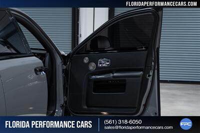 2018 Rolls-Royce Ghost Black Badge   - Photo 35 - Riviera Beach, FL 33407