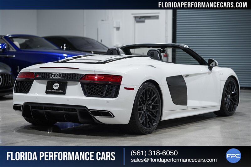 2017 Audi R8 5.2 quattro V10 Spyder   - Photo 64 - Riviera Beach, FL 33407