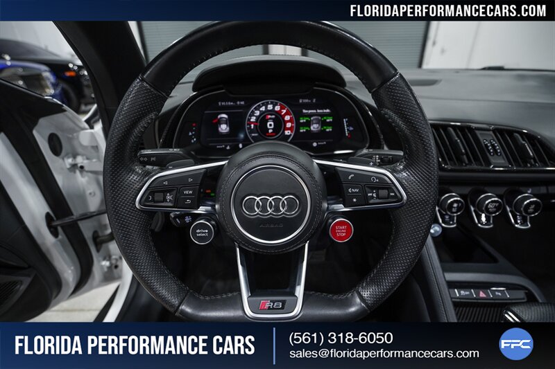 2017 Audi R8 5.2 quattro V10 Spyder   - Photo 21 - Riviera Beach, FL 33407