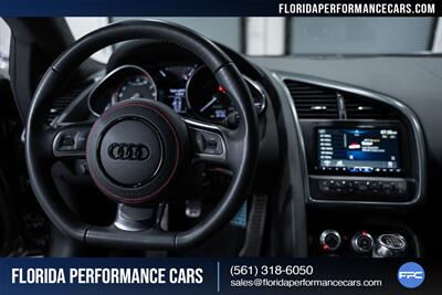 2011 Audi R8 5.2 quattro   - Photo 46 - Riviera Beach, FL 33407