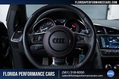 2011 Audi R8 5.2 quattro   - Photo 19 - Riviera Beach, FL 33407