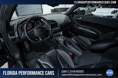 2011 Audi R8 5.2 quattro   - Photo 18 - Riviera Beach, FL 33407