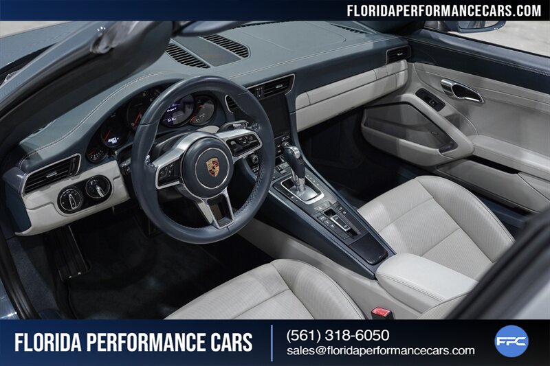 2017 Porsche 911 Targa 4   - Photo 45 - Riviera Beach, FL 33407