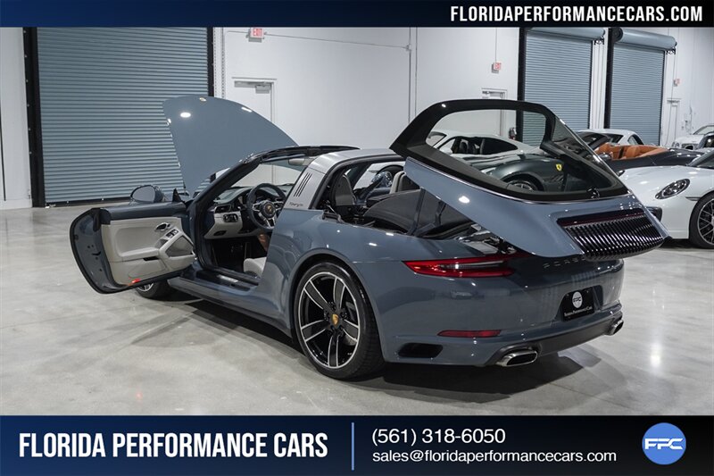 2017 Porsche 911 Targa 4   - Photo 36 - Riviera Beach, FL 33407