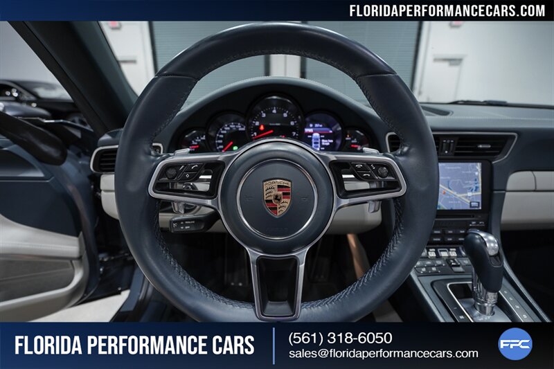 2017 Porsche 911 Targa 4   - Photo 22 - Riviera Beach, FL 33407