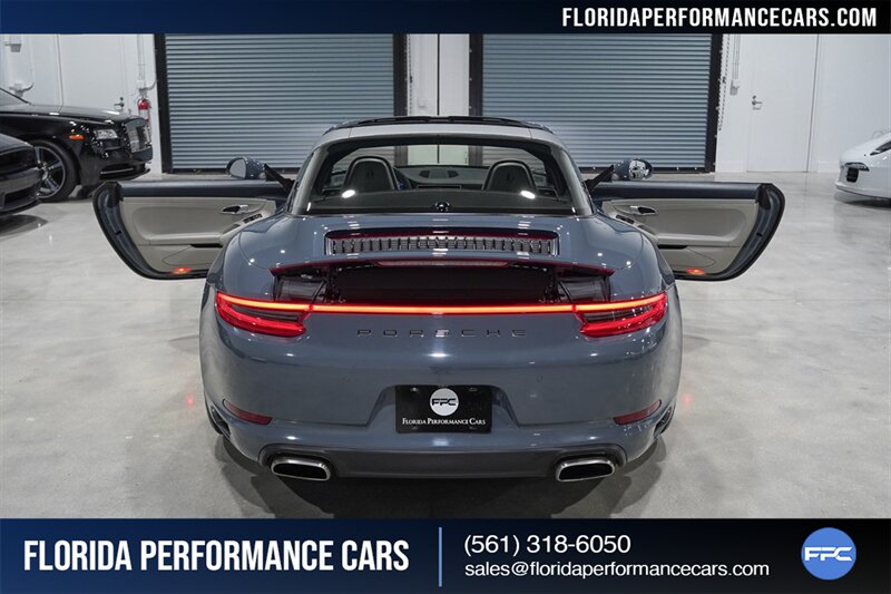 2017 Porsche 911 Targa 4   - Photo 38 - Riviera Beach, FL 33407