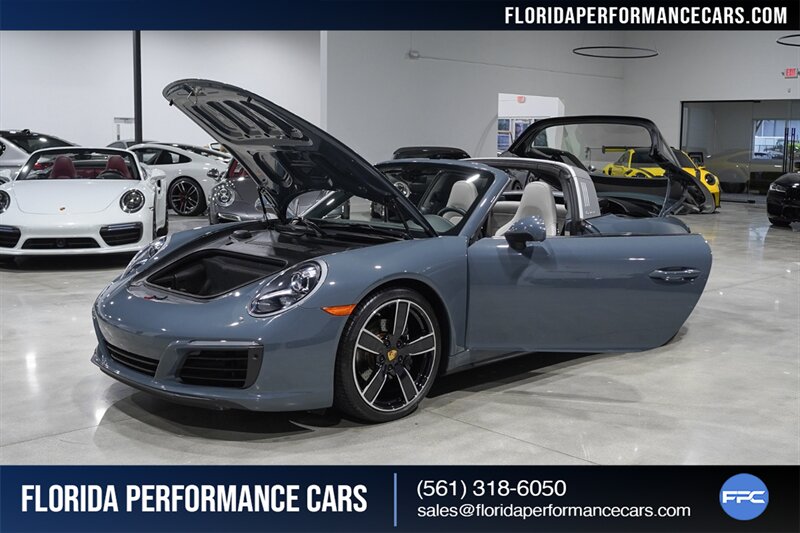 2017 Porsche 911 Targa 4   - Photo 35 - Riviera Beach, FL 33407