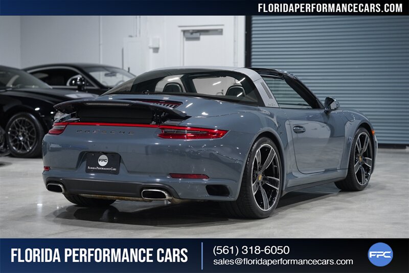 2017 Porsche 911 Targa 4   - Photo 63 - Riviera Beach, FL 33407