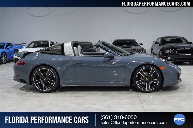 2017 Porsche 911 Targa 4   - Photo 8 - Riviera Beach, FL 33407