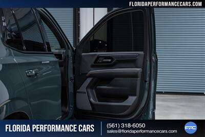 2025 GMC Yukon AT4 Ultimate   - Photo 34 - Riviera Beach, FL 33407