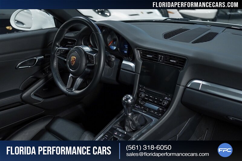 2017 Porsche 911 Carrera S   - Photo 47 - Riviera Beach, FL 33407