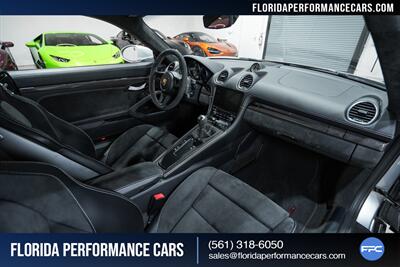 2020 Porsche 718 Cayman GT4   - Photo 30 - Riviera Beach, FL 33407