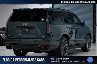 2025 Cadillac Escalade-V   - Photo 13 - Riviera Beach, FL 33407