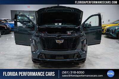 2025 Cadillac Escalade-V   - Photo 48 - Riviera Beach, FL 33407