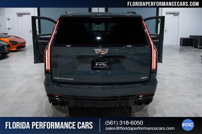 2025 Cadillac Escalade-V   - Photo 47 - Riviera Beach, FL 33407