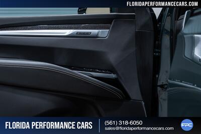 2025 Cadillac Escalade-V   - Photo 26 - Riviera Beach, FL 33407