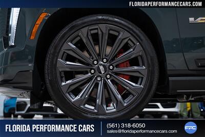 2025 Cadillac Escalade-V   - Photo 11 - Riviera Beach, FL 33407