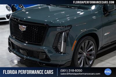 2025 Cadillac Escalade-V   - Photo 15 - Riviera Beach, FL 33407