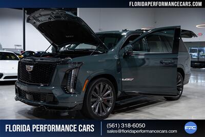2025 Cadillac Escalade-V   - Photo 44 - Riviera Beach, FL 33407