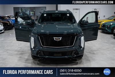 2025 Cadillac Escalade-V   - Photo 46 - Riviera Beach, FL 33407