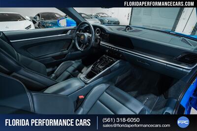 2022 Porsche 911 Carrera 4   - Photo 32 - Riviera Beach, FL 33407