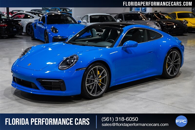 2022 Porsche 911 Carrera 4  